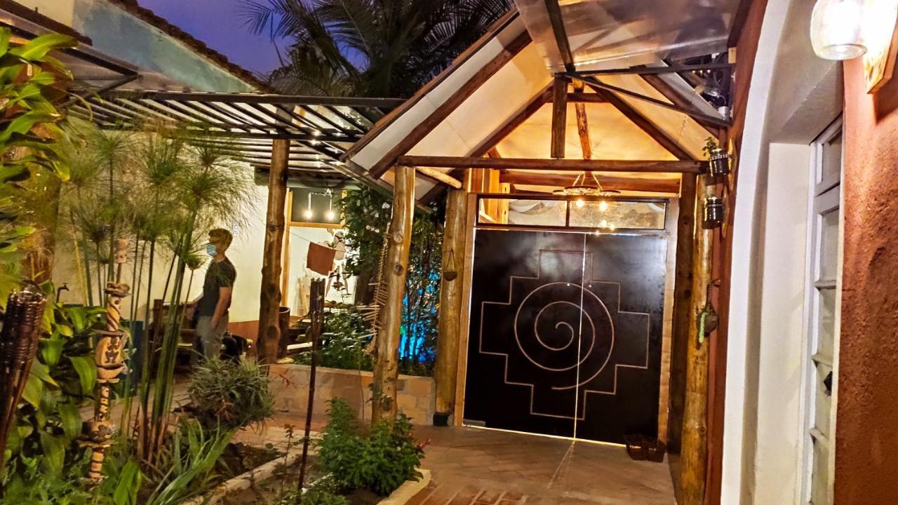 Hostal Yakumama กูเอ็งกา ภายนอก รูปภาพ