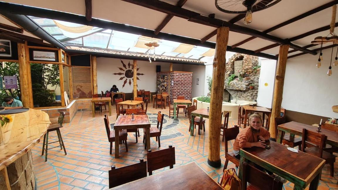Hostal Yakumama กูเอ็งกา ภายนอก รูปภาพ