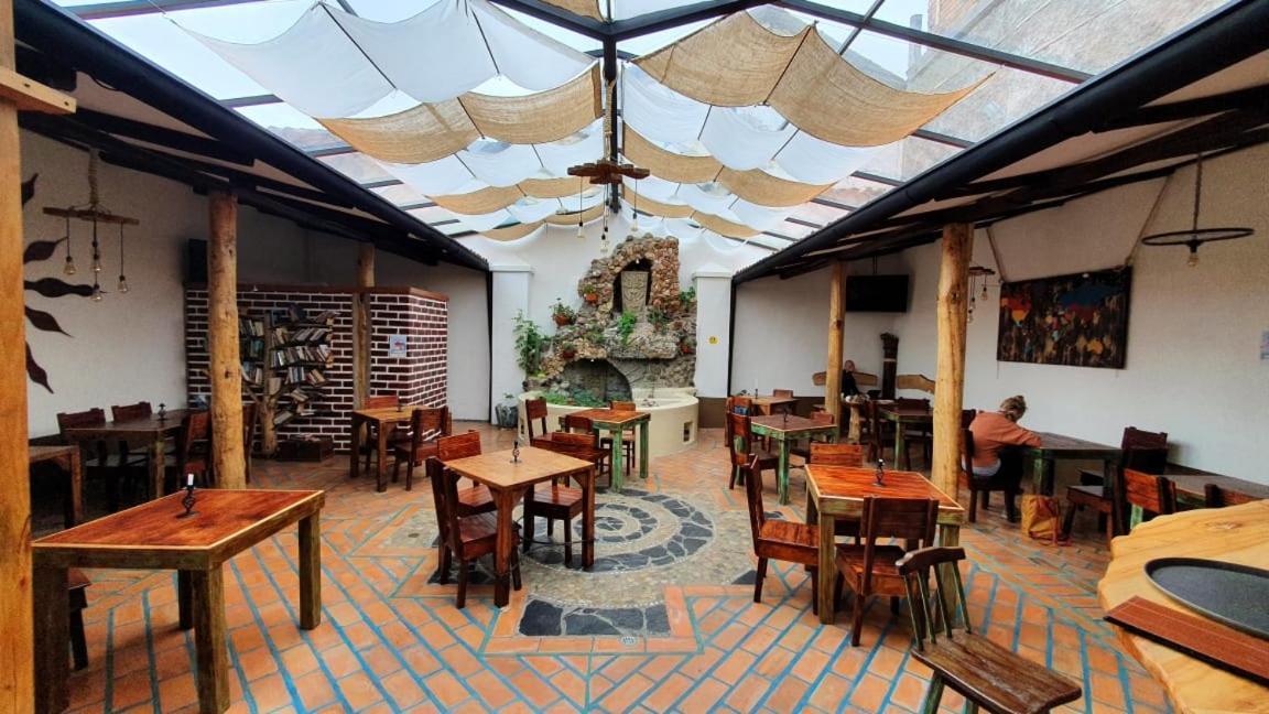 Hostal Yakumama กูเอ็งกา ภายนอก รูปภาพ