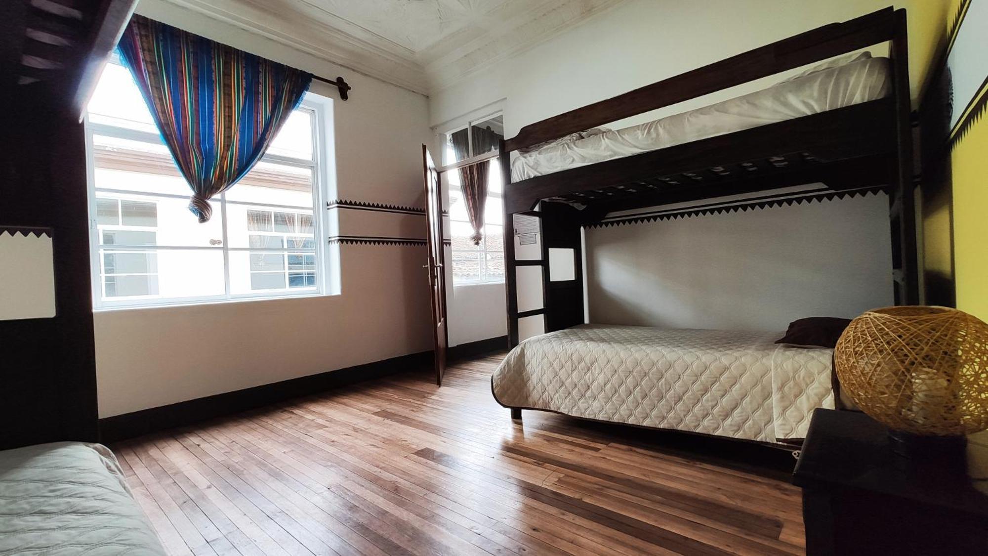 Hostal Yakumama กูเอ็งกา ห้อง รูปภาพ