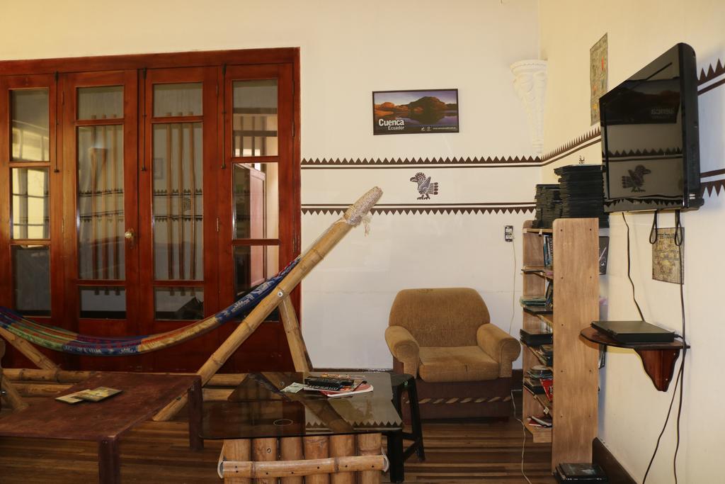 Hostal Yakumama กูเอ็งกา ภายนอก รูปภาพ